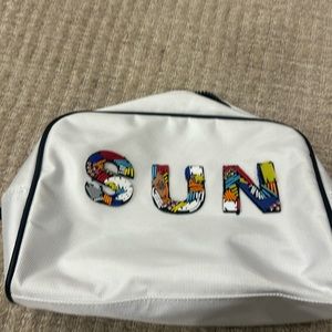 Cosmetic bag
